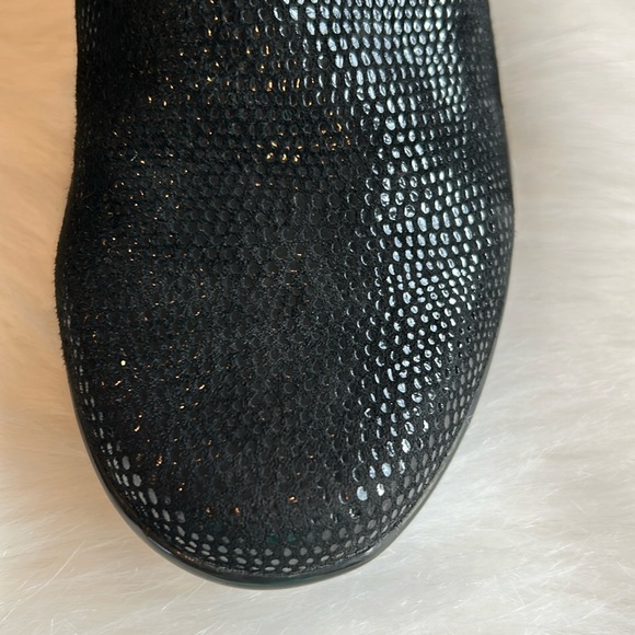 EUC Vaneli Black Suede Slip On Shoes, 9 1/2 M - Picture 7 of 11